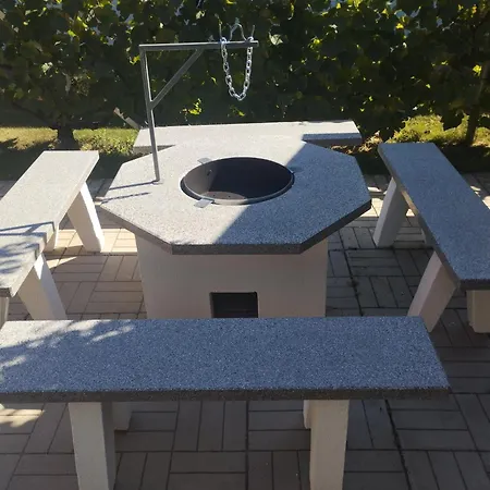 A Fogado Ueduelohaz Villa *