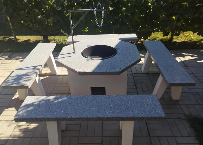 A Fogado Ueduelohaz Villa *